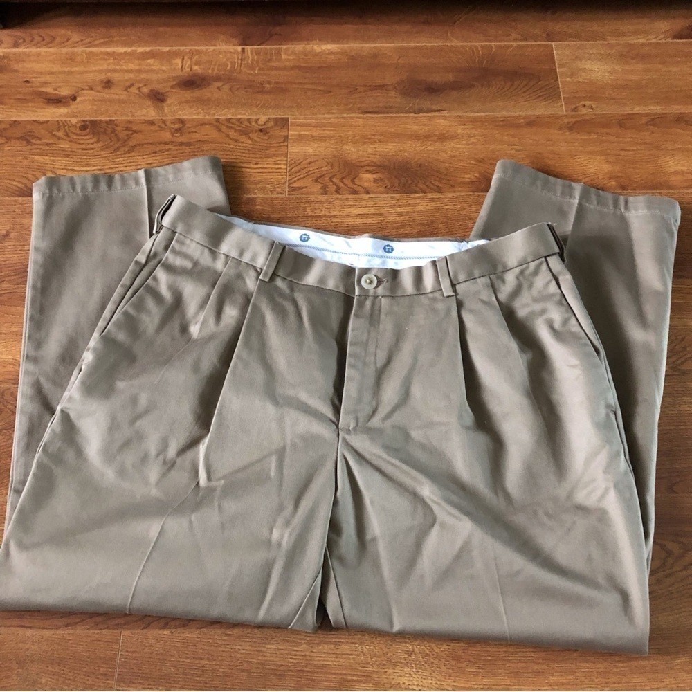 Hagger Tan Classic Fit Work to weekend cotton pleaded pants in size 38x29